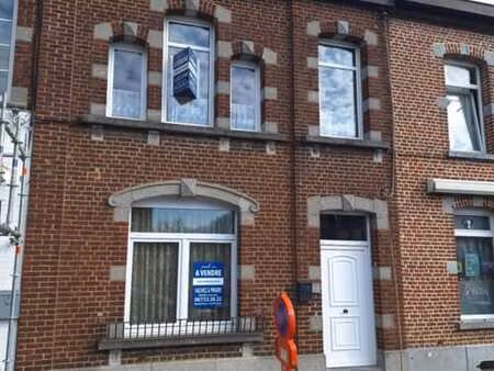 maison 2 façades au centre de naast