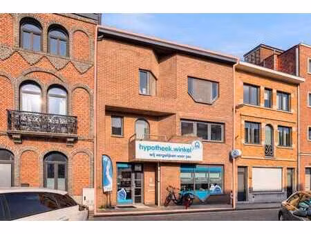 immeuble de rapport avec bureau et appartement triplex