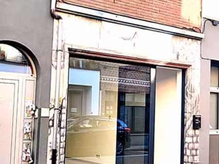 commerce avec vitrine en emplacement prime à louvain