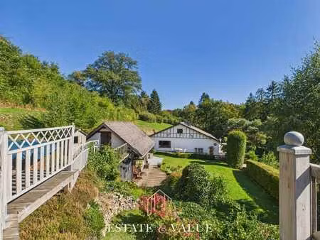 propriété unique dans un écrin discret & verdoyant