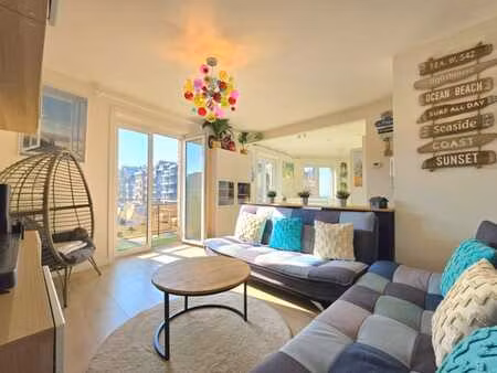 appartement lumineux d'angle (nord-ouest) avec terrasse et