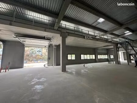 local d'activité 309 m²