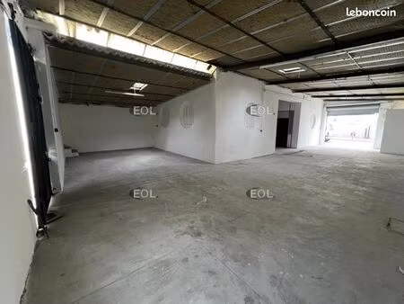 local d'activité 218 m²