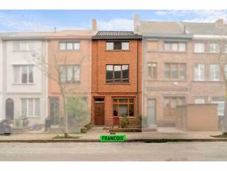 maison à rénover dans un emplacement de choix à vendre à ge…