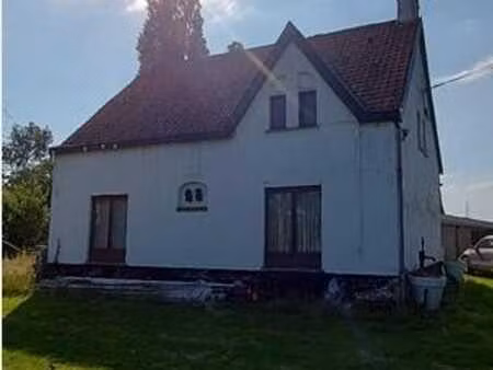 maison situee a la campagne