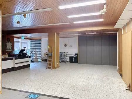 immeuble de développement avec commerce et 2 appartements à