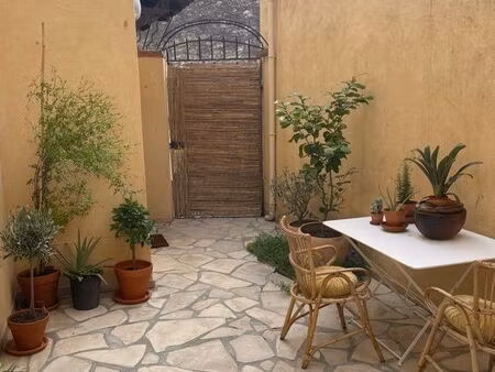 cannes prado/république- appartement 3 pièces rdc sur cour privative