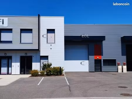 local d'activité 598 m²