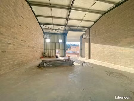 local d'activité 217 m²