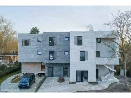 nouvelle maison avec grand jardin près de st-pieters