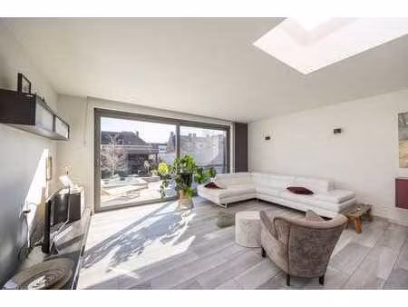 lichtrijke  ruime gezinswoning in een rustige omgeving te t…