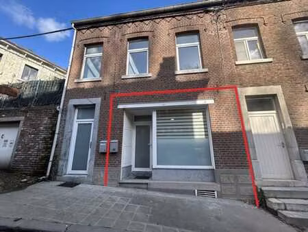 charmant appartement à louer et idéalement situé à amay