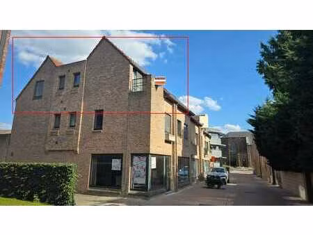 appartement 2 chambres  dernier étage  entièrement rénové