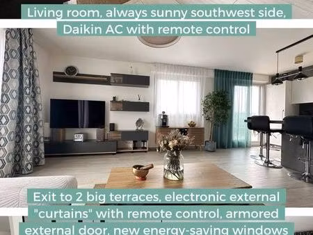 loue appartement d'angle  3 pièces  entièrement meublé  en 3ème et dernier étage. lumineux