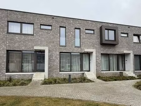 national golf brussels - duplex meublé avec parking - peb a