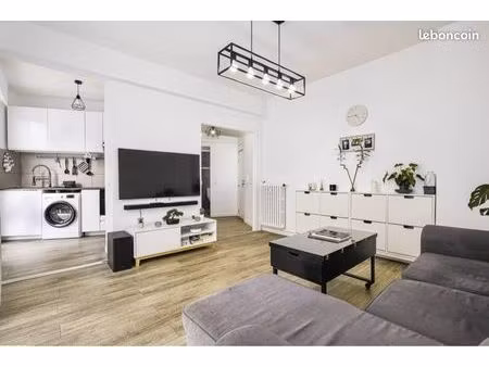 2p 41 m² refait à neuf  balcon 10 m²  cave  ascenseur – fleurs gambetta