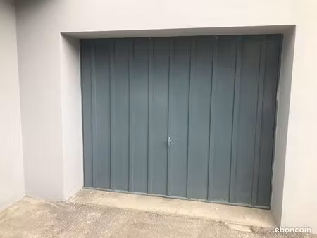 garage / box