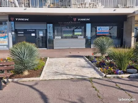 cros de cagnes  face à la mer  local commercial 60 m2+50 m2 réserve sous sol