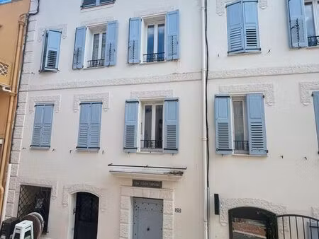 à louer local commercial tous commerces sans pas de porte