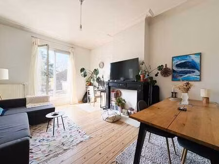 appartement (1ch/1sdd) - quartier parvis.