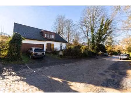 charmante villa (4ch/1sdb) à rénover avec jardin et garage