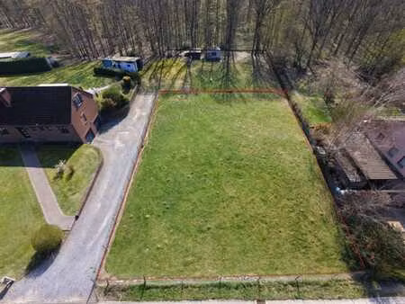 terrain plein sud 10a — écrin de verdure à soye