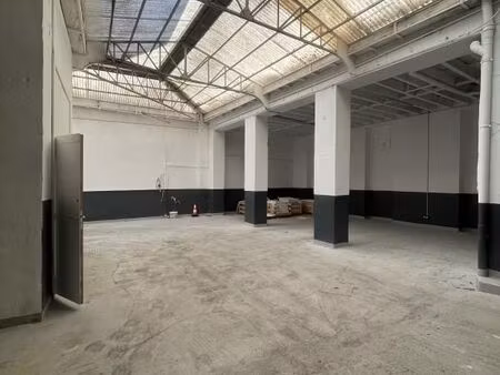 local industriel 324 m²