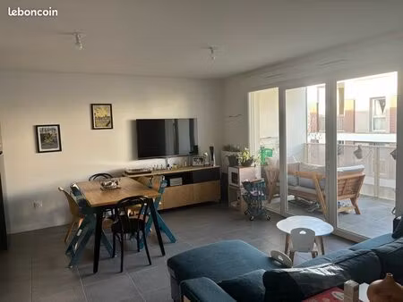t3 62m2 récent (2019)-séjour 27m2-balcon 9m2-garage+cellier-dpe b