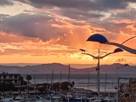 t2 lumineux - grande terrasse vue imprenable sur port et mer