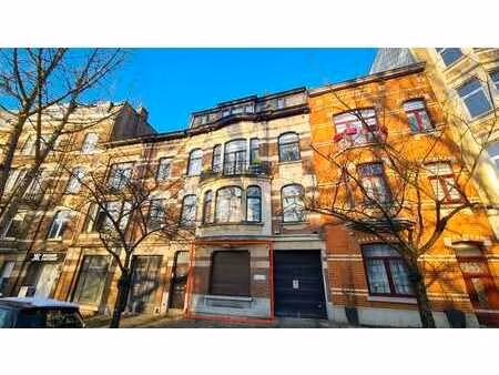 bureau/atelier charmant au vert