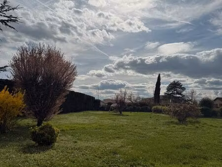 terrain constructible de 645 m2