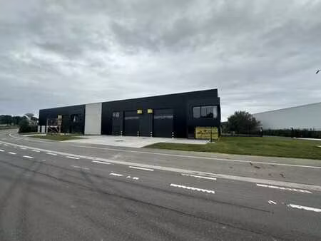 entrepôt neuf de 513m² + mezzanine de 72m²