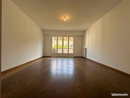 appartement 2 pièces 64 m²