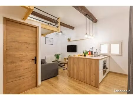 studio rénové 25m² + mezzanine 8m² – centre historique aix-en-provence – libre