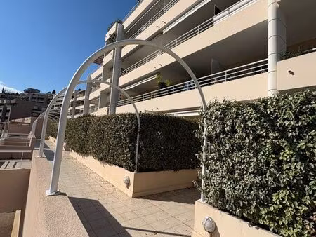 à louer magnifique studio quartier fabron