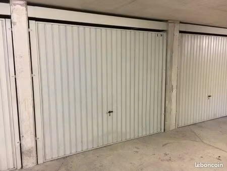garage fermé résidence sécurisé