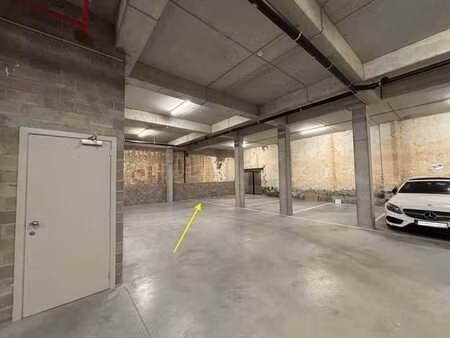 uiterst centraal gelegen parkeerplaats