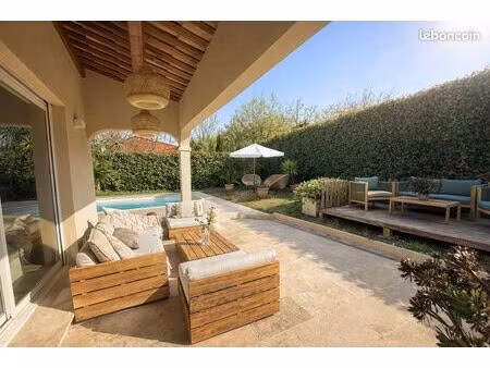 valbonne - villa rénovée domaine fermé à pied du lycée simone veil