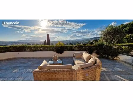 dernier étage au calme absolu dans résidence de standing