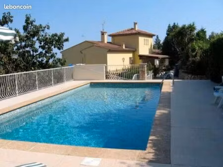 villa sur hauteur de nice a 25 mn en voiture