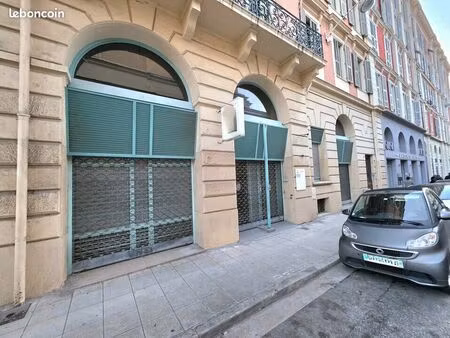 local commercial 272 m² nice