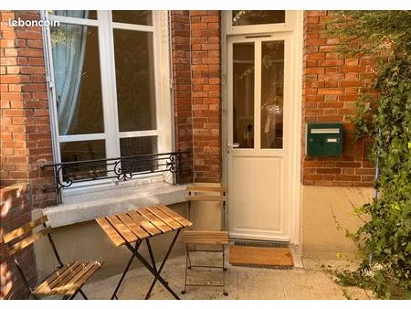 studio avec extérieur