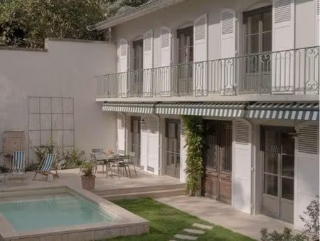 maison au cœur du village de saint-cyr-au-mont-d’or