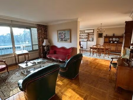 t4 de 145 60 m2 + parking + ascenseur dans copropriété sécurisée  arborée à la croix-rouss