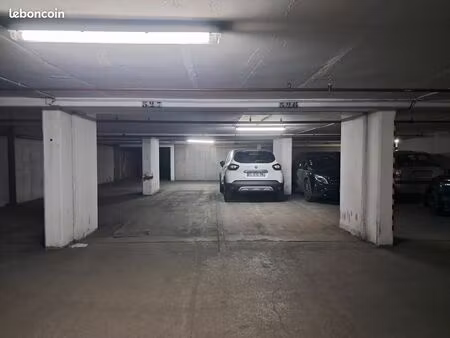 opportunité parking rue de la tour à vendre