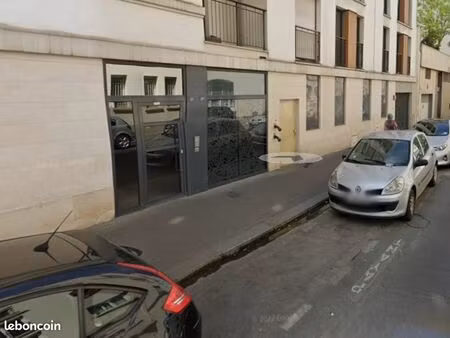 parking 11 m2 paris 18