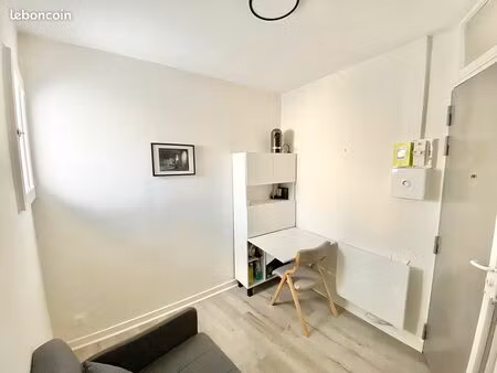 champs elysées - bureau / stockage -6m2