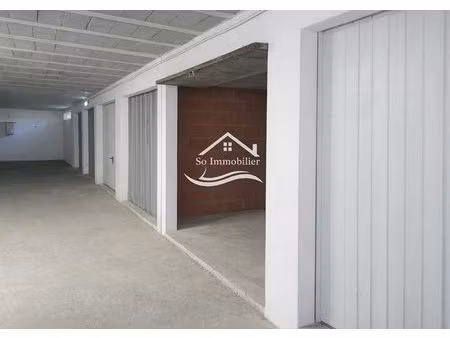 garage fermé de 15m² - résidence sécurisée au cap d'agde facile d'accès secteur port /...