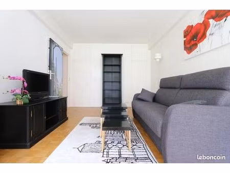 location meublée 2p 45 m2 champs de mars