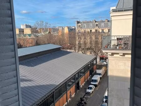 loue t2 refait a neuf  meuble  33m2 vu marche de l'olive paris 18